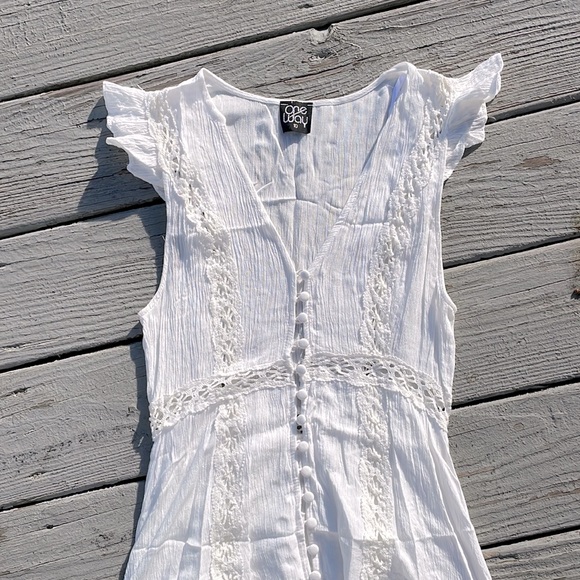 White high low dress - Picture 2 of 4